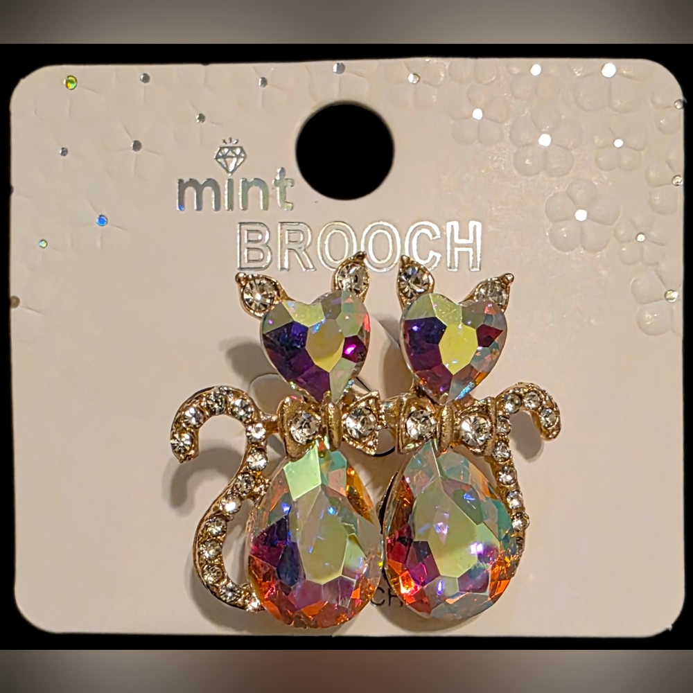 Iridescent Twin Cat Brooch - Picture 2 of 2